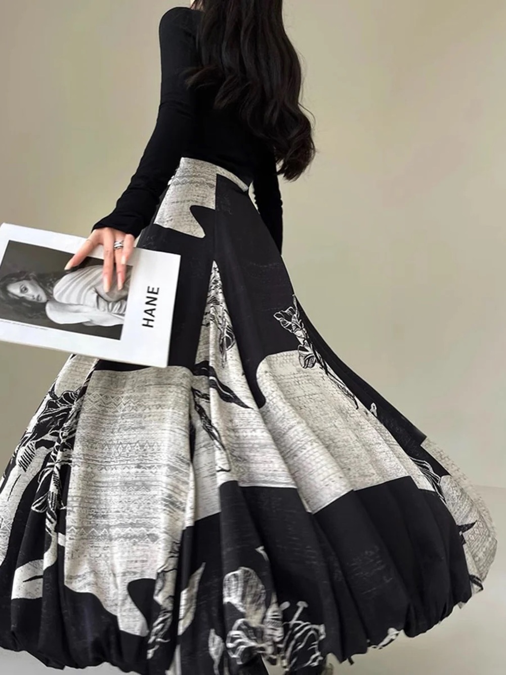 Commense Bud Waist Side-Zipper Midi Skirt - Picture 4 of 14